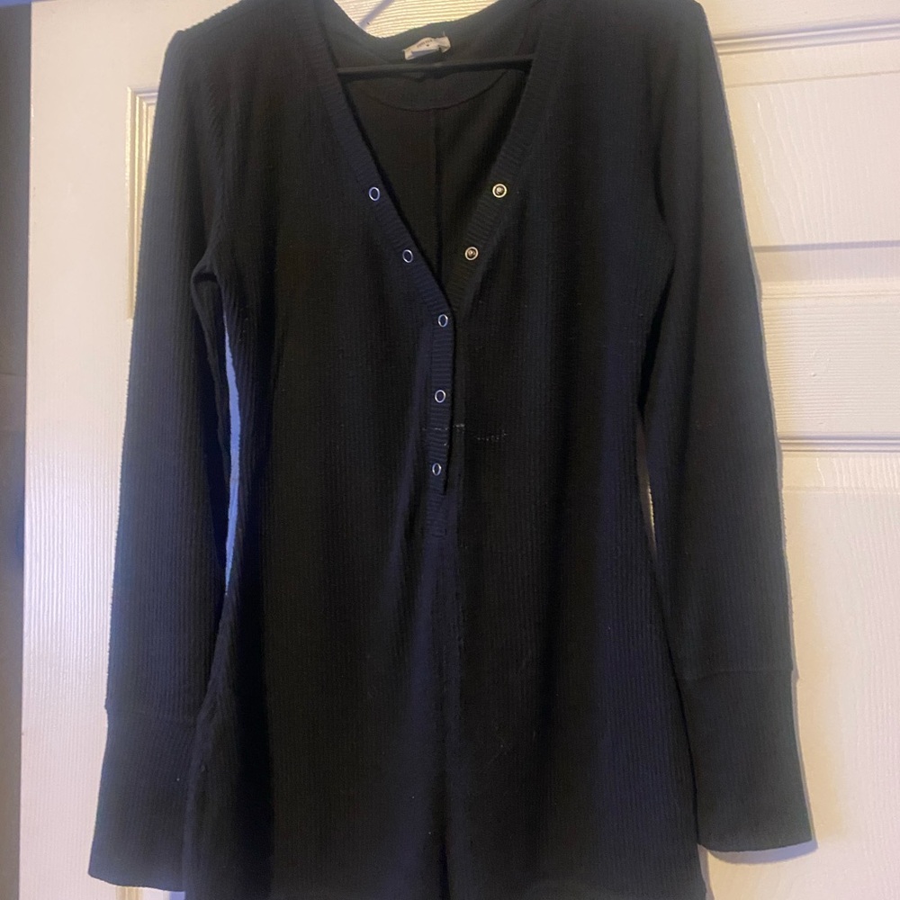 Forever 21 Black Long Sleeve Buttoned Blouse